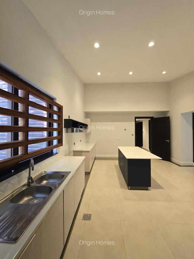3 Bed Townhouse with En Suite at Spring Valley - 11