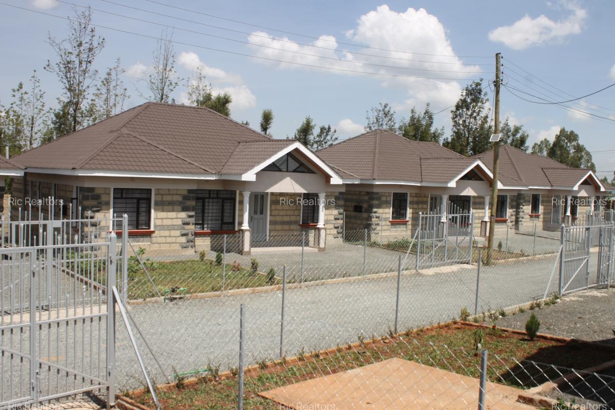 3 Bed House with En Suite at Merisho Road - 1