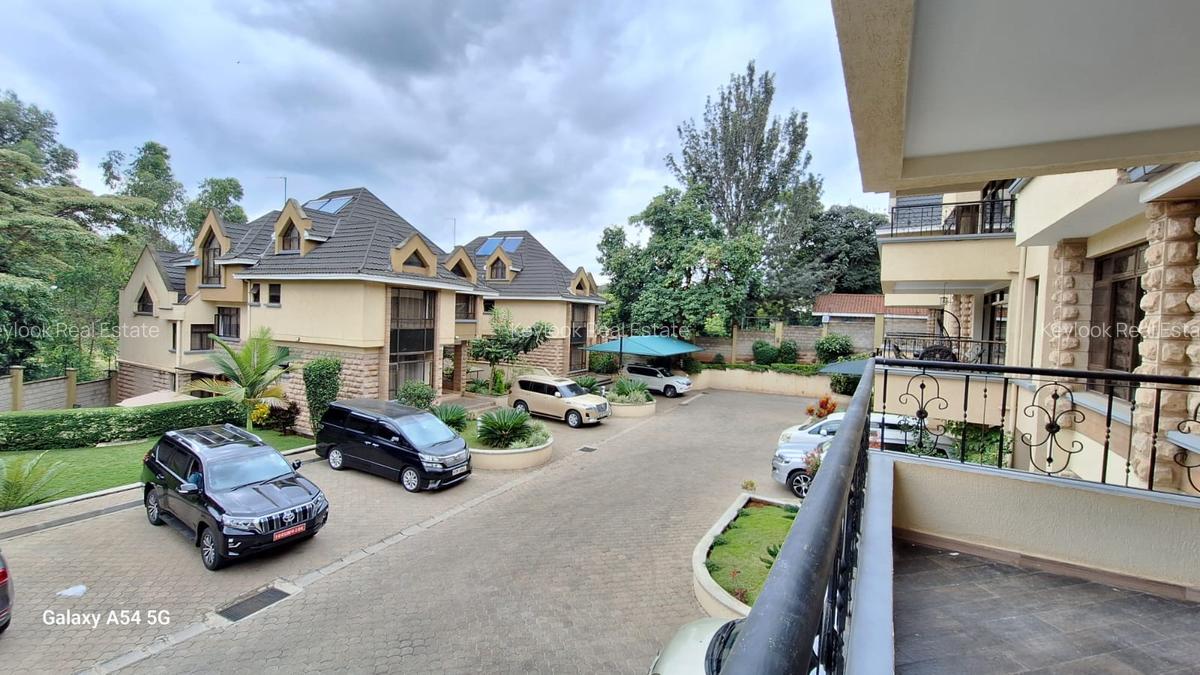 5 Bed Townhouse with En Suite at Lavington Green - 13