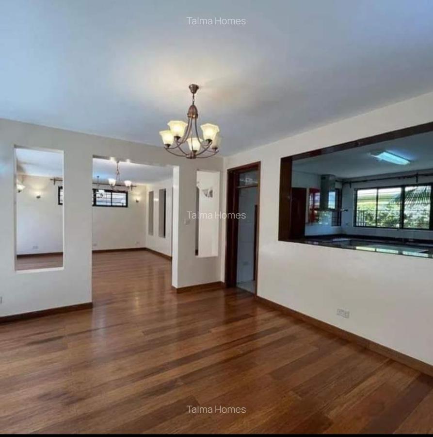 5 Bed Townhouse with En Suite at Lavington - 6