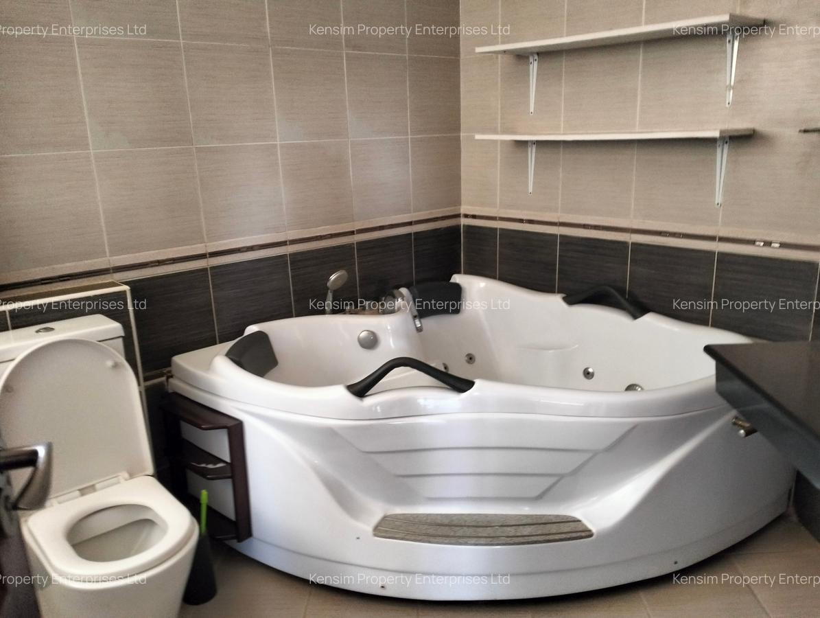 5 Bed Townhouse with En Suite in Lavington - 19