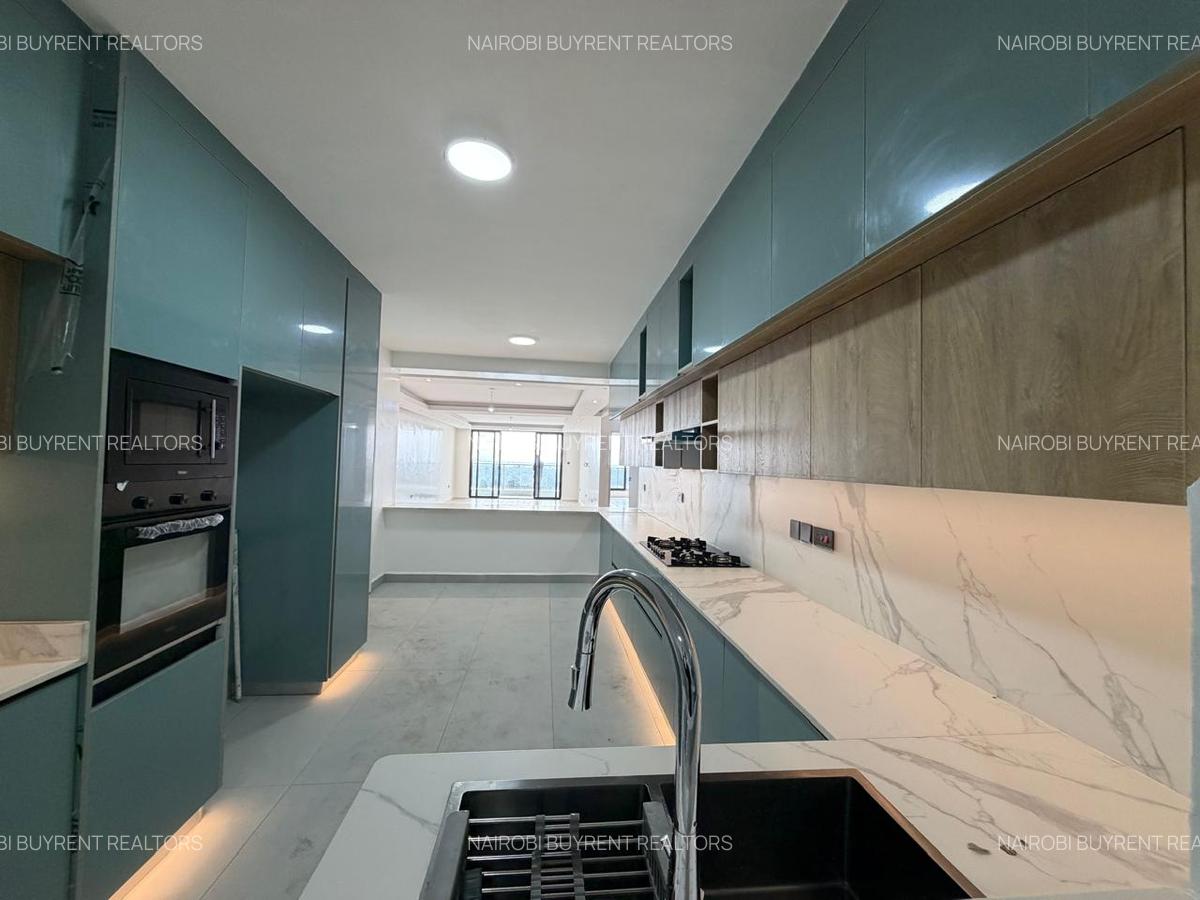 2 Bed Apartment with Lift in Parklands - 3