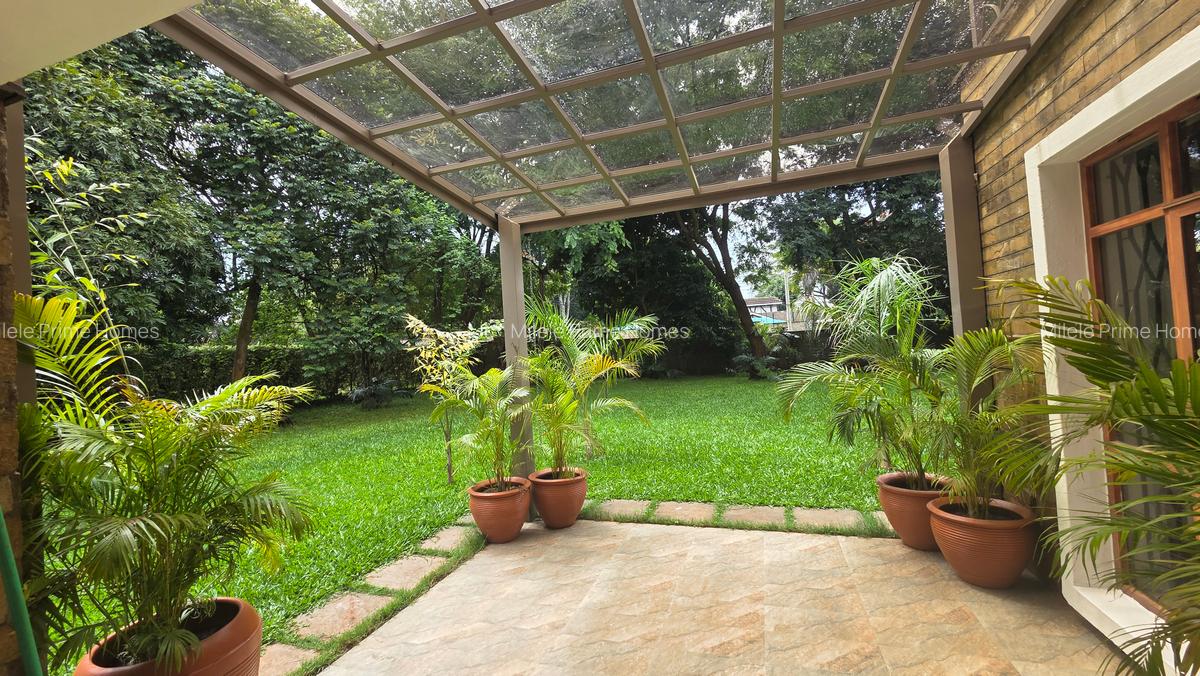 5 Bed Villa with En Suite at Mimosa Road - 8