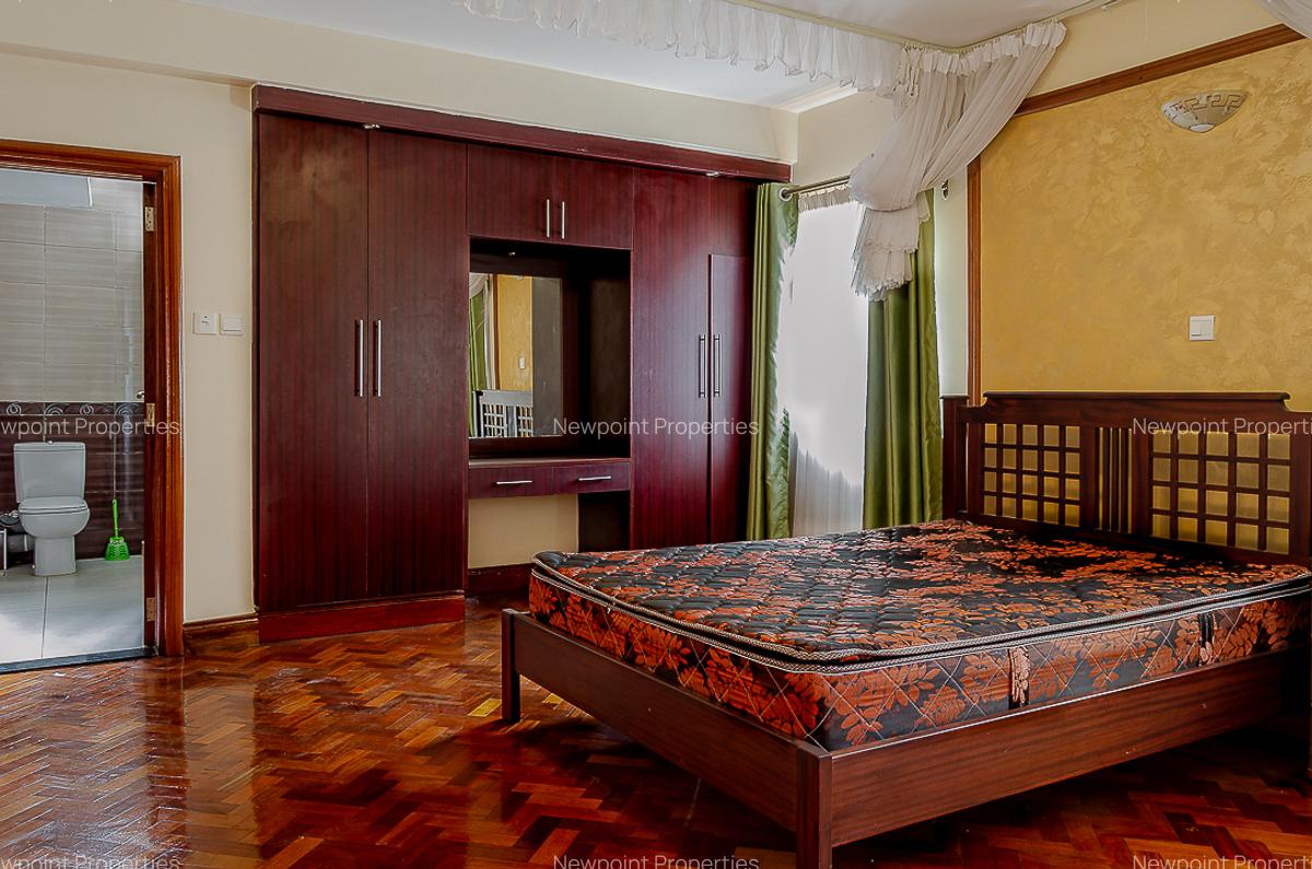 4 Bed House with En Suite in Karen - 2