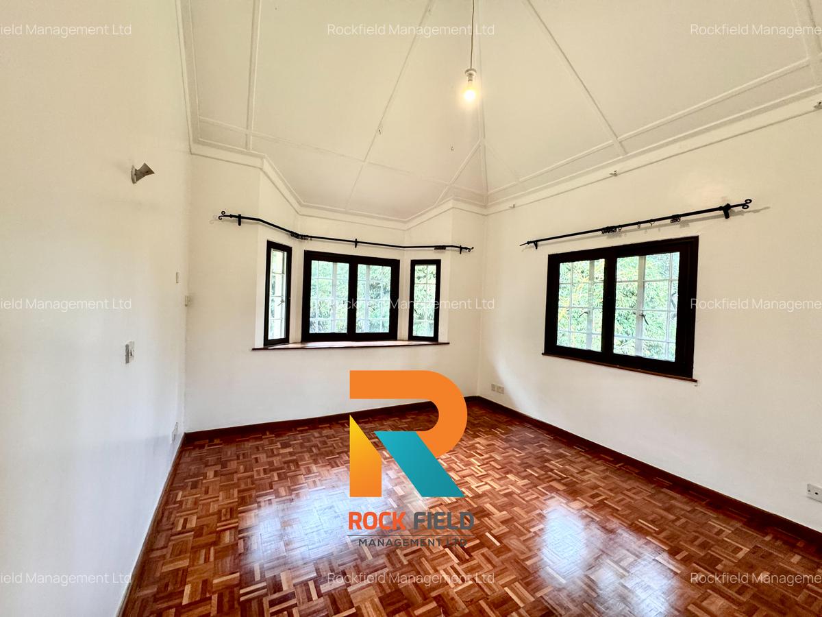 5 Bed Townhouse with En Suite in Rosslyn - 16