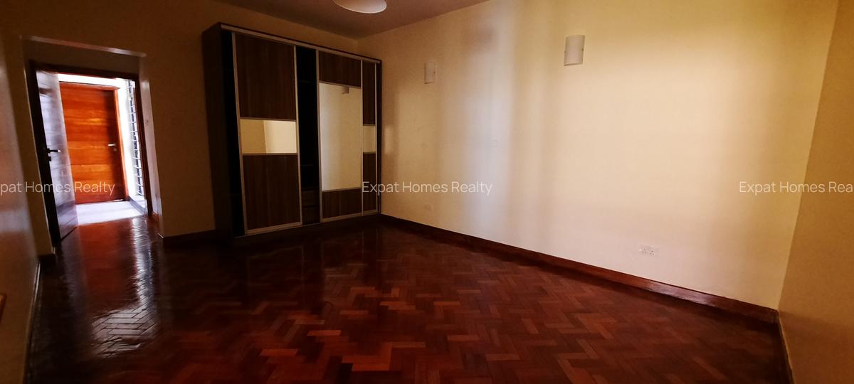 5 Bed Villa with En Suite in Lavington - 4