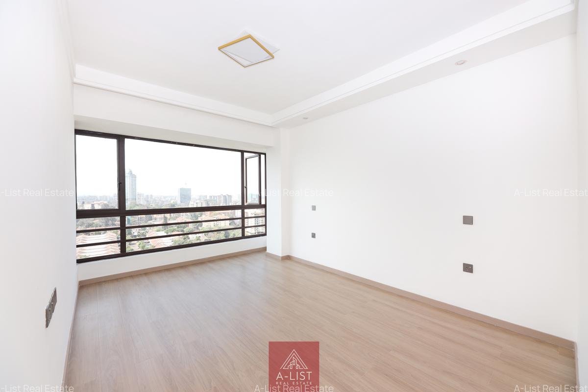 3 Bed Apartment with En Suite at Riverside Drive - 9