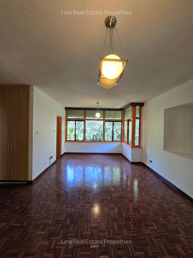 4 Bed Apartment with En Suite in Riverside - 19