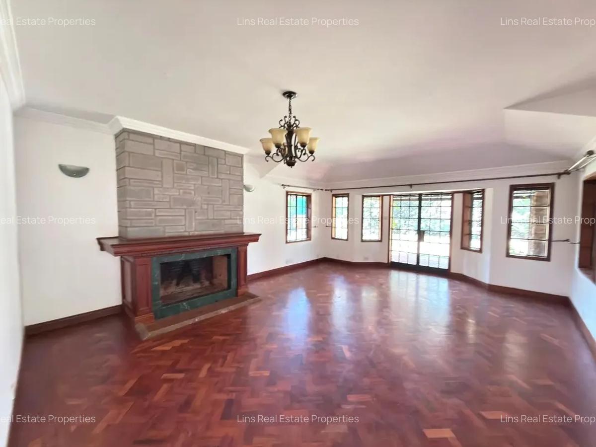 5 Bed Townhouse with En Suite in Runda - 3