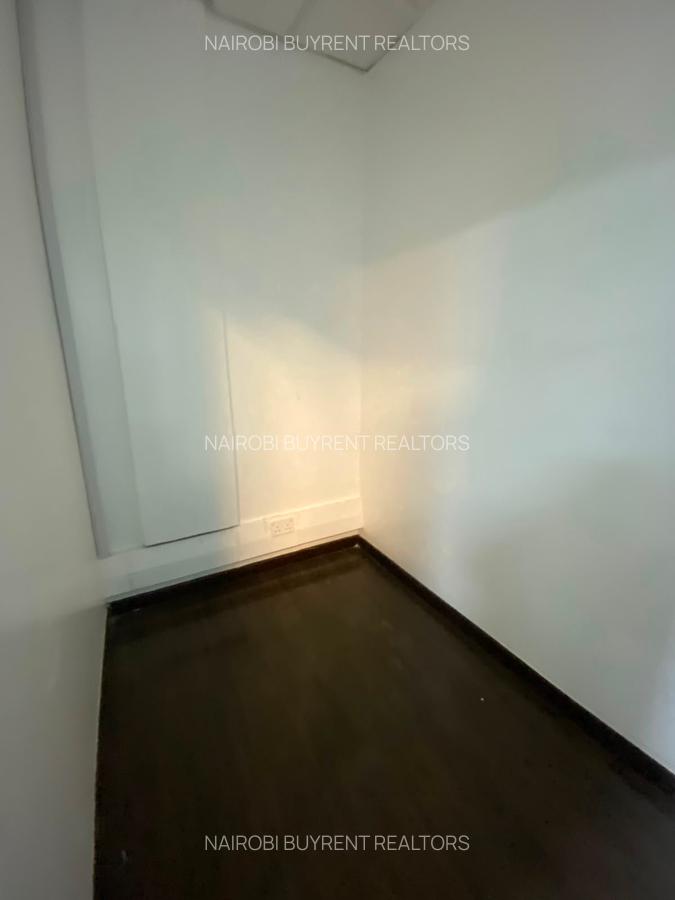 2,500 ft² Commercial Property with Fibre Internet in Riverside - 13