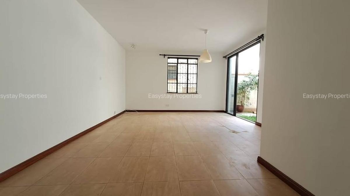 4 Bed Townhouse with En Suite in Spring Valley - 3