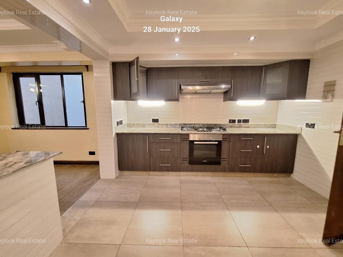 5 Bed Townhouse with En Suite at Off James Gichuru - 7