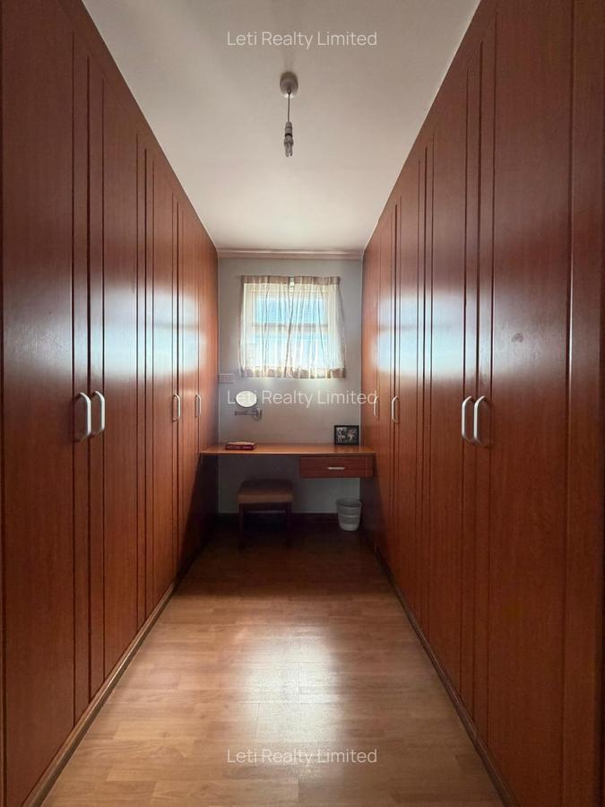 4 Bed Townhouse with En Suite in Lavington - 15