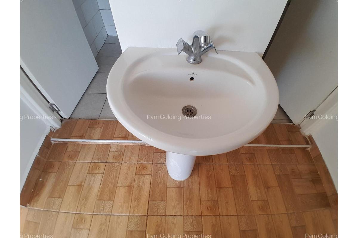 Serviced 3 Bed Apartment with En Suite at Kiambu Road - 10
