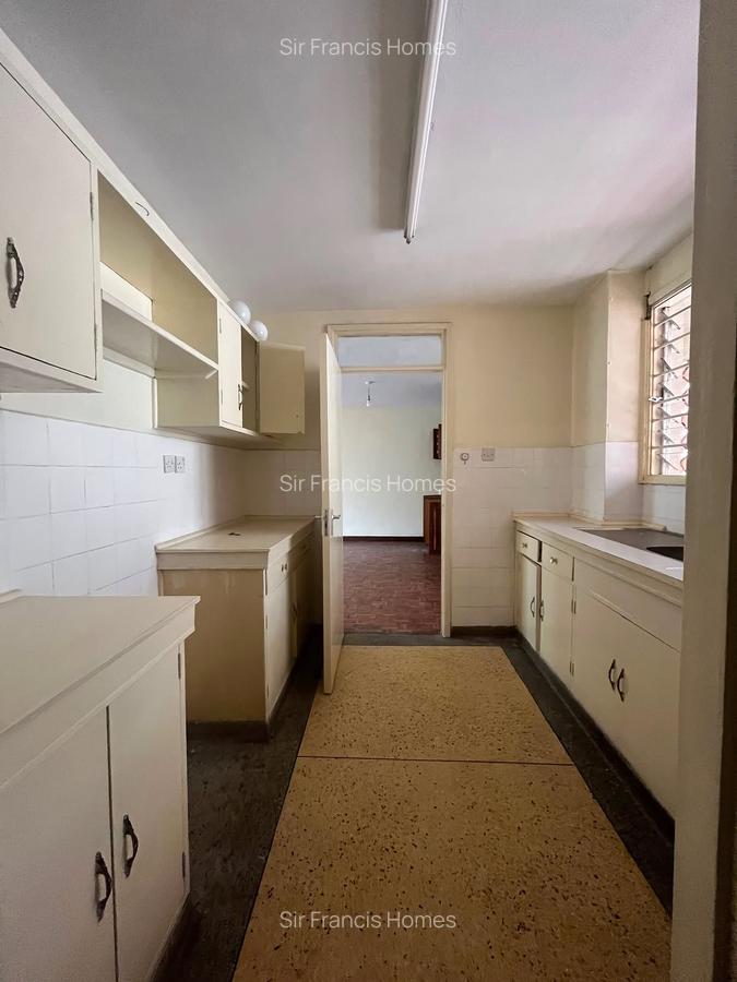 Serviced 2 Bed Apartment with En Suite in State House - 9