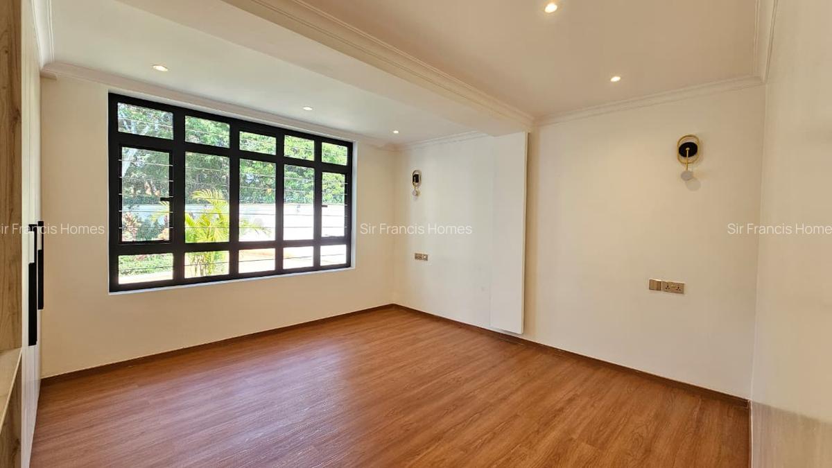 Serviced 5 Bed Apartment with En Suite in Runda - 11