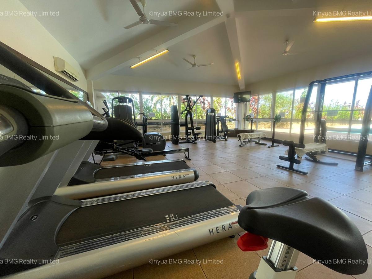 Serviced 2 Bed Apartment with En Suite in Nyali Area - 8