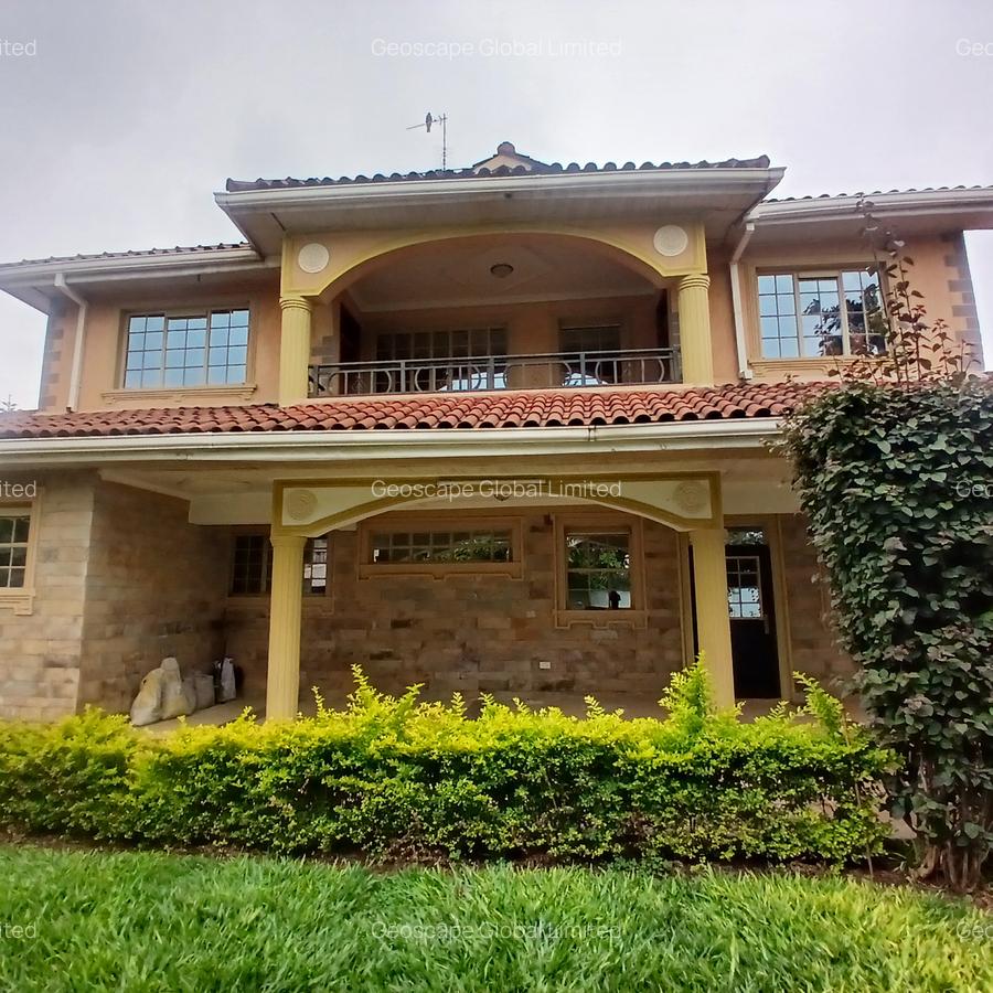 5 Bed House with En Suite in Runda - 1