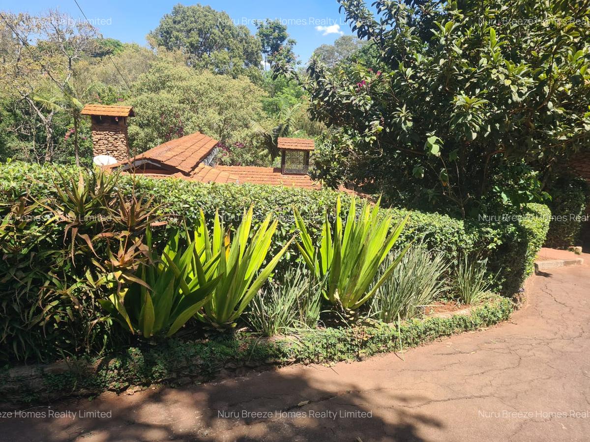 4 Bed House with En Suite in Lake View - 1