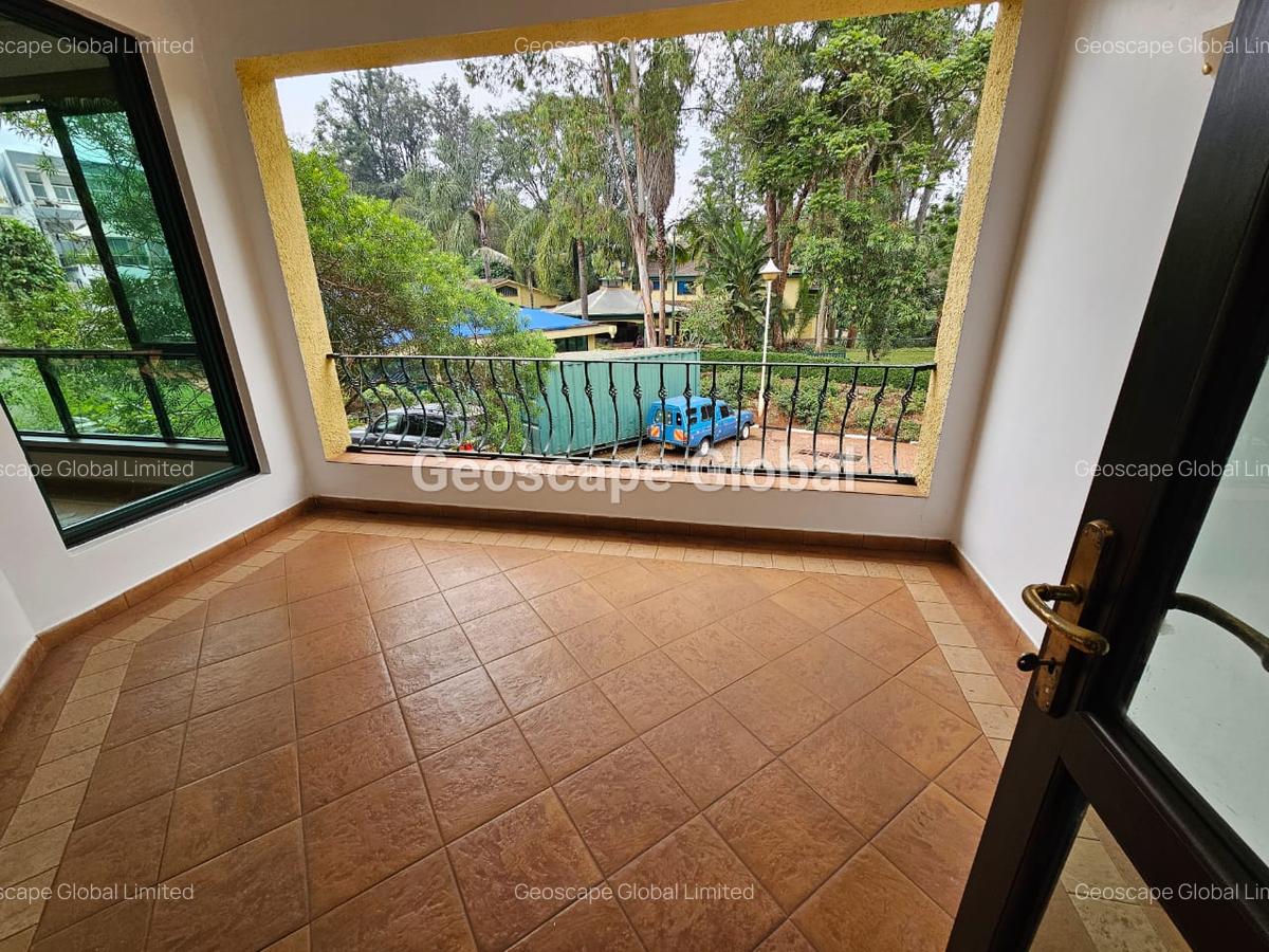 4 Bed Townhouse with En Suite in Kitisuru - 12
