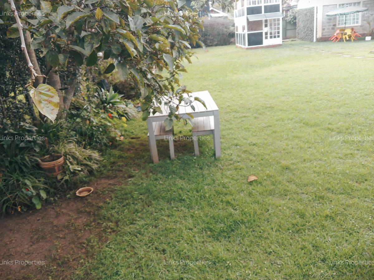 1 Bed House with En Suite at Karen - 2