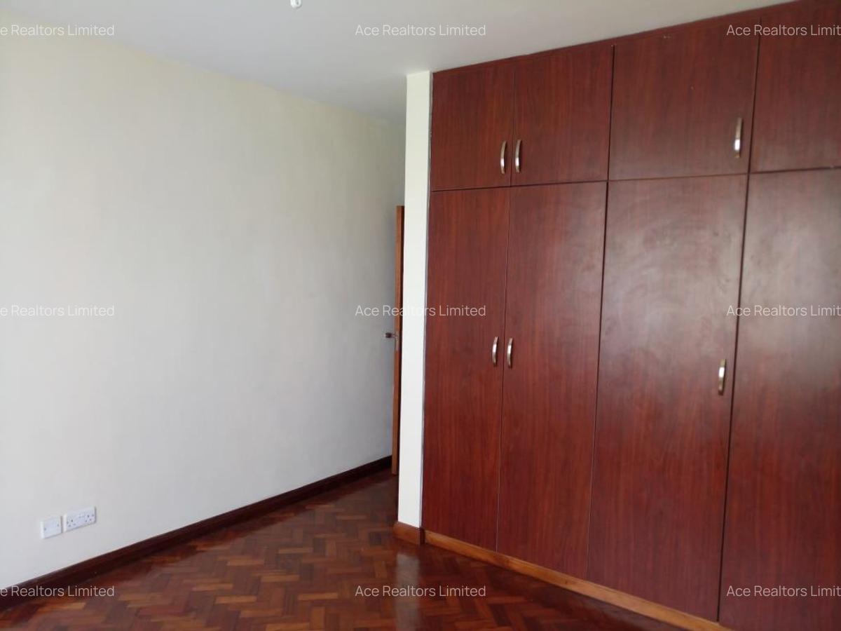 3 Bed Apartment with En Suite at Mbaazi Avenue - 11