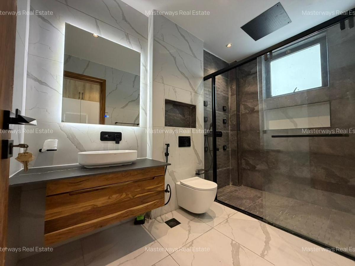 2 Bed Apartment with En Suite at Peponi Road - 17