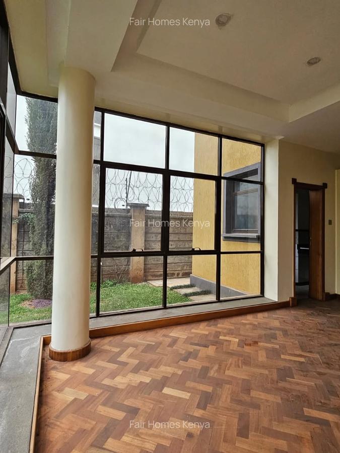 5 Bed Townhouse with En Suite at Lavington Green - 4