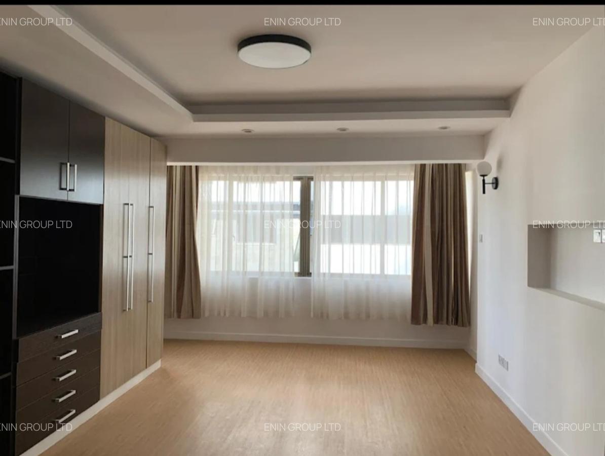 3 Bed Apartment with En Suite in Lavington - 2