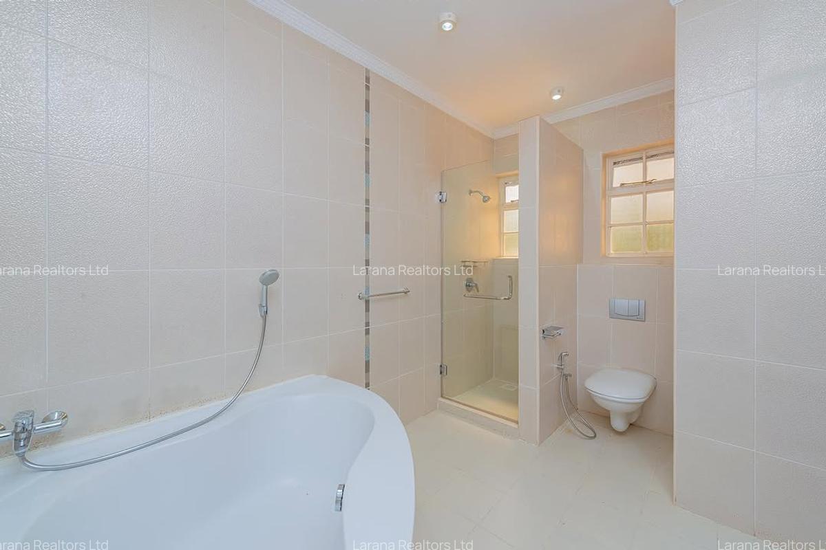 4 Bed Townhouse with En Suite at Kyuna - 6