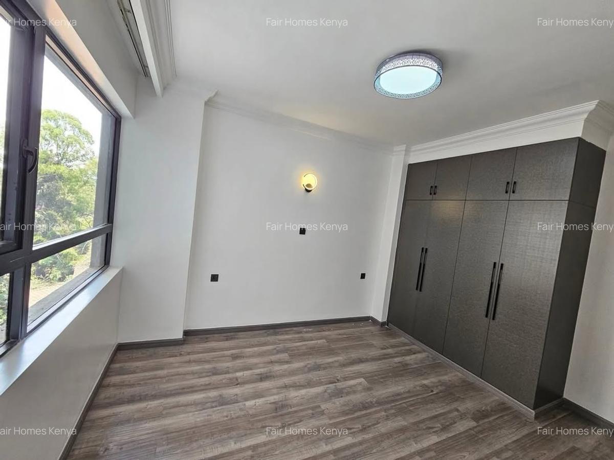 4 Bed Apartment with En Suite at Valley Arcade - 7