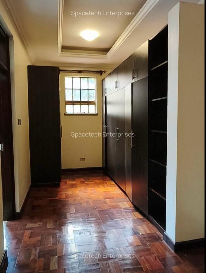 4 Bed Townhouse with En Suite in Rosslyn - 14