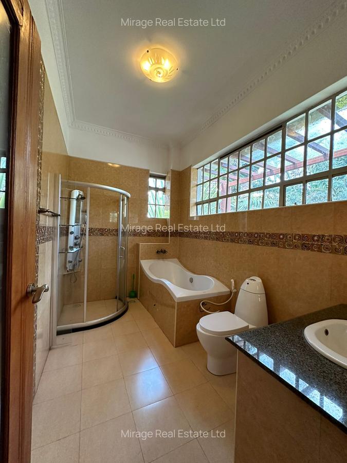 6 Bed House with En Suite in Nyari - 10