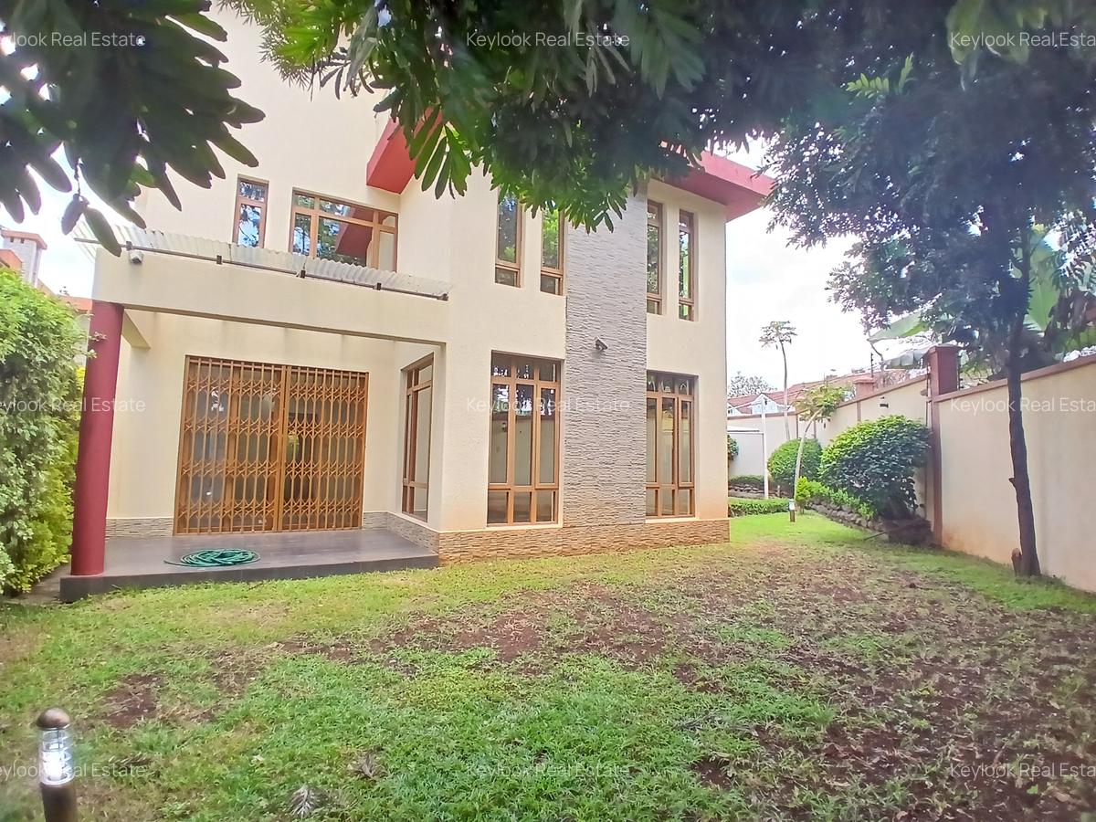 5 Bed Townhouse with En Suite at Lavington Green - 4