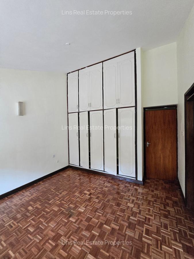 4 Bed Townhouse with En Suite in Spring Valley - 12