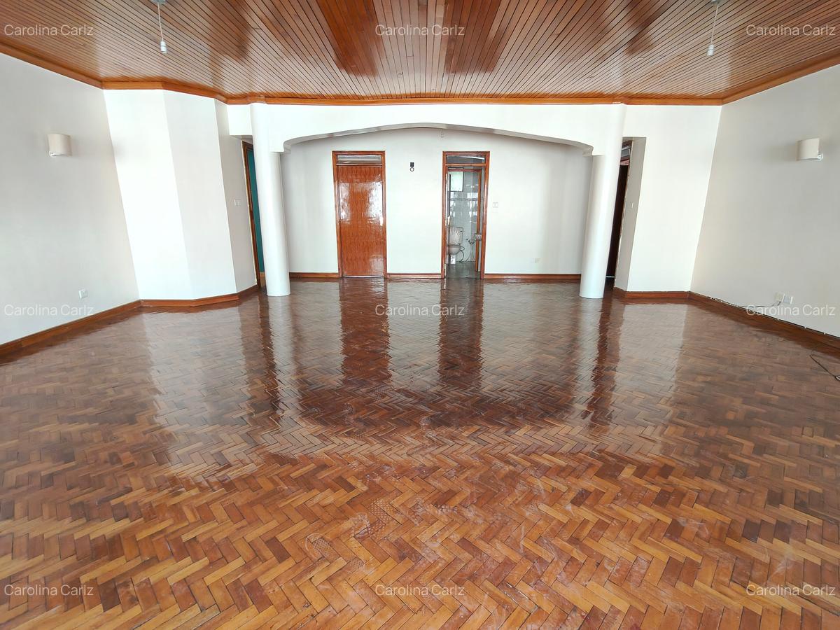 3 Bed Apartment with En Suite at Brookside Drive - 1