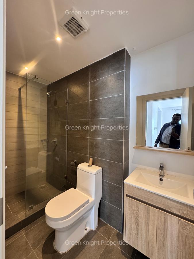 Serviced 1 Bed Apartment with En Suite in Lavington - 11
