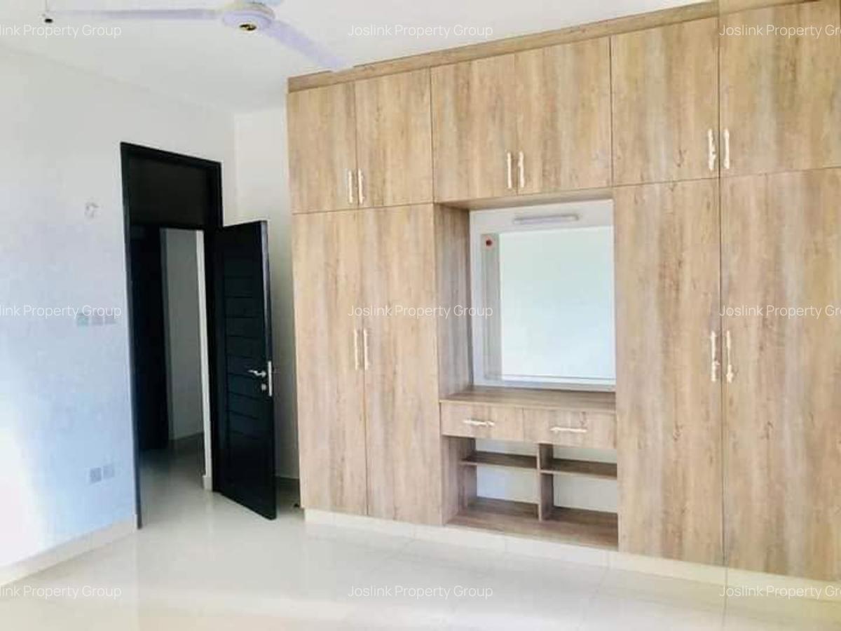 3 Bed Apartment with En Suite in Nyali Area - 12