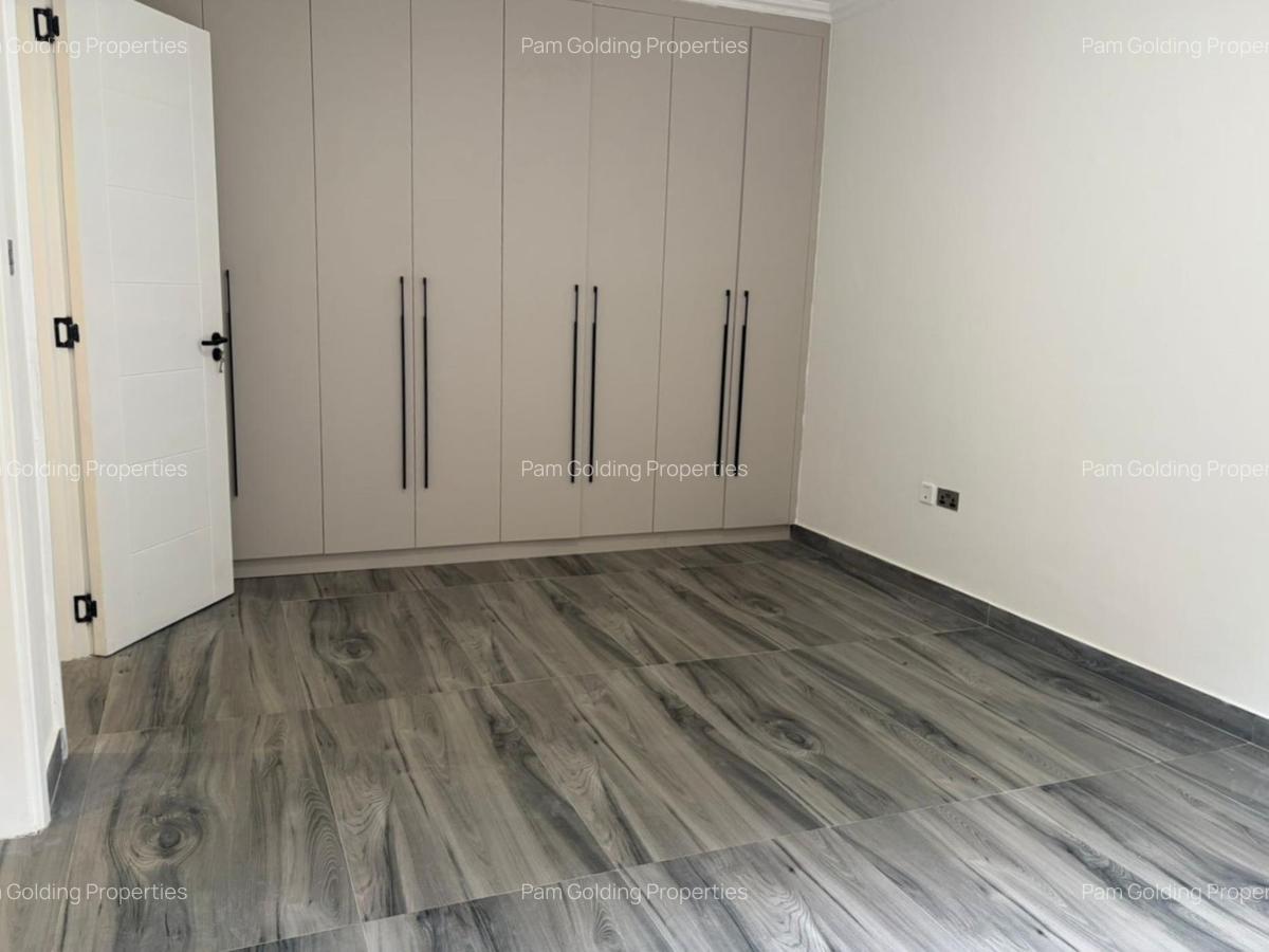 1 Bed Apartment at Brookside Close - 6