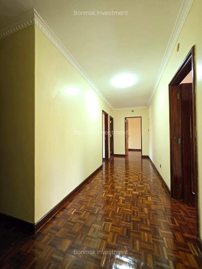 4 Bed Townhouse with En Suite at Lavington - 11