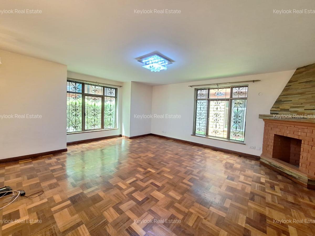 5 Bed Townhouse with En Suite at Othaya Road - 19