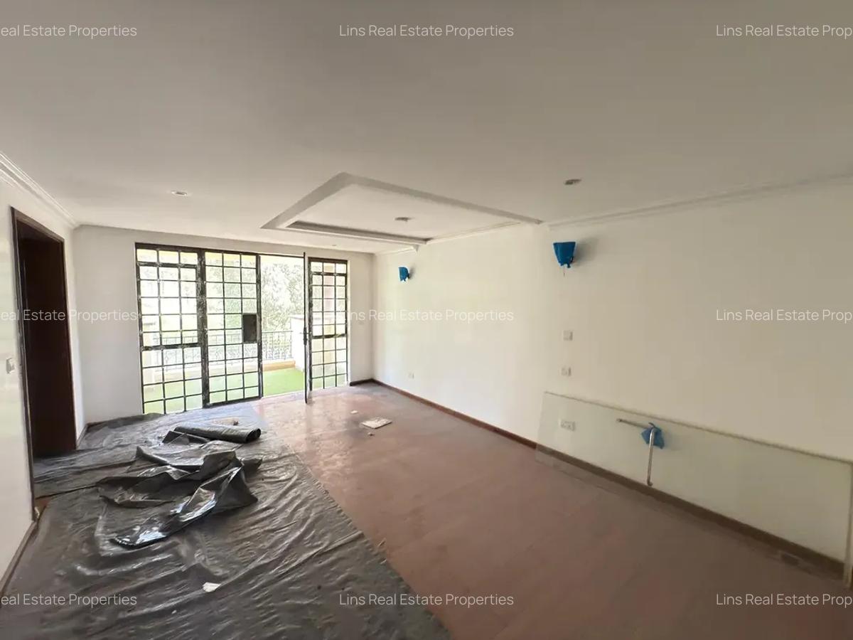 4 Bed Townhouse with En Suite in Kitisuru - 9