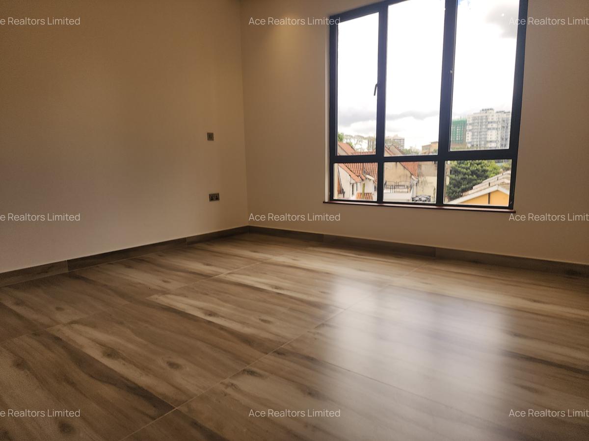 2 Bed Apartment with En Suite at Brookside - 12
