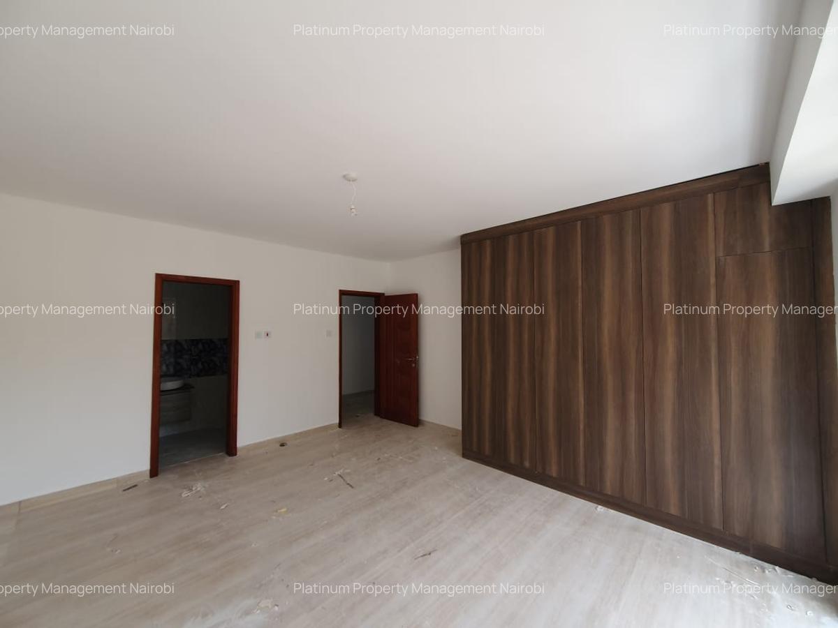 4 Bed Apartment with En Suite at Parklands - 10