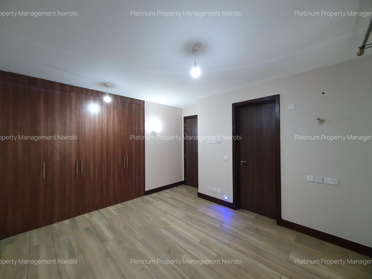 3 Bed Apartment with En Suite at Parklands Rd - 7