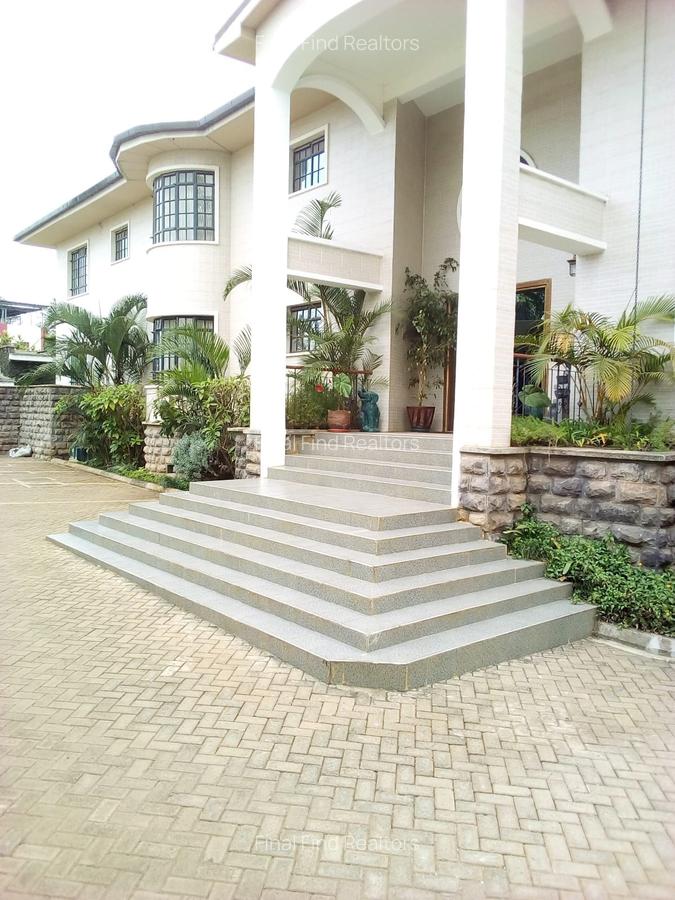2 Bed House with En Suite in Nyari - 1
