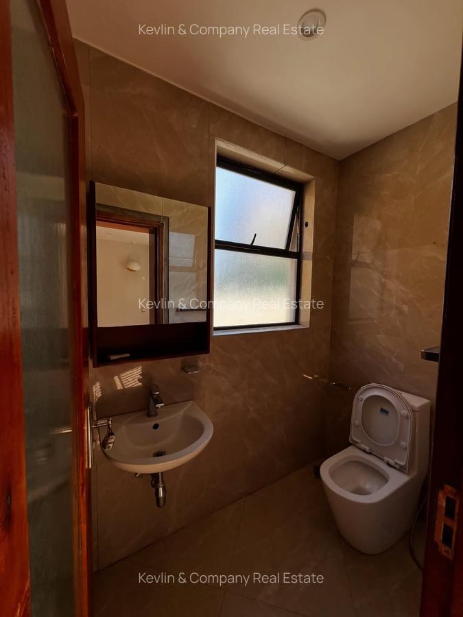 5 Bed Townhouse with En Suite in Lavington - 19