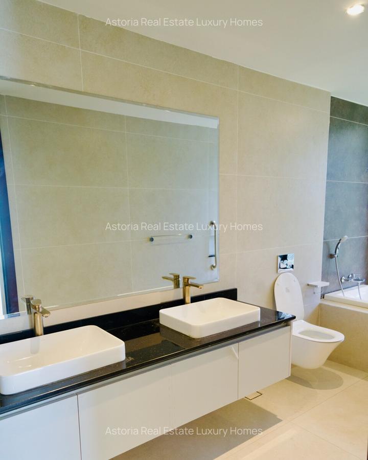 6 Bed Villa with En Suite at 2026-183 - 15