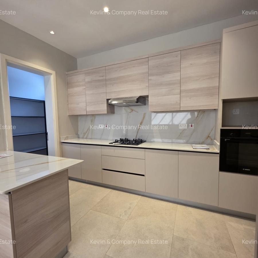 5 Bed Villa with En Suite in Lavington - 3