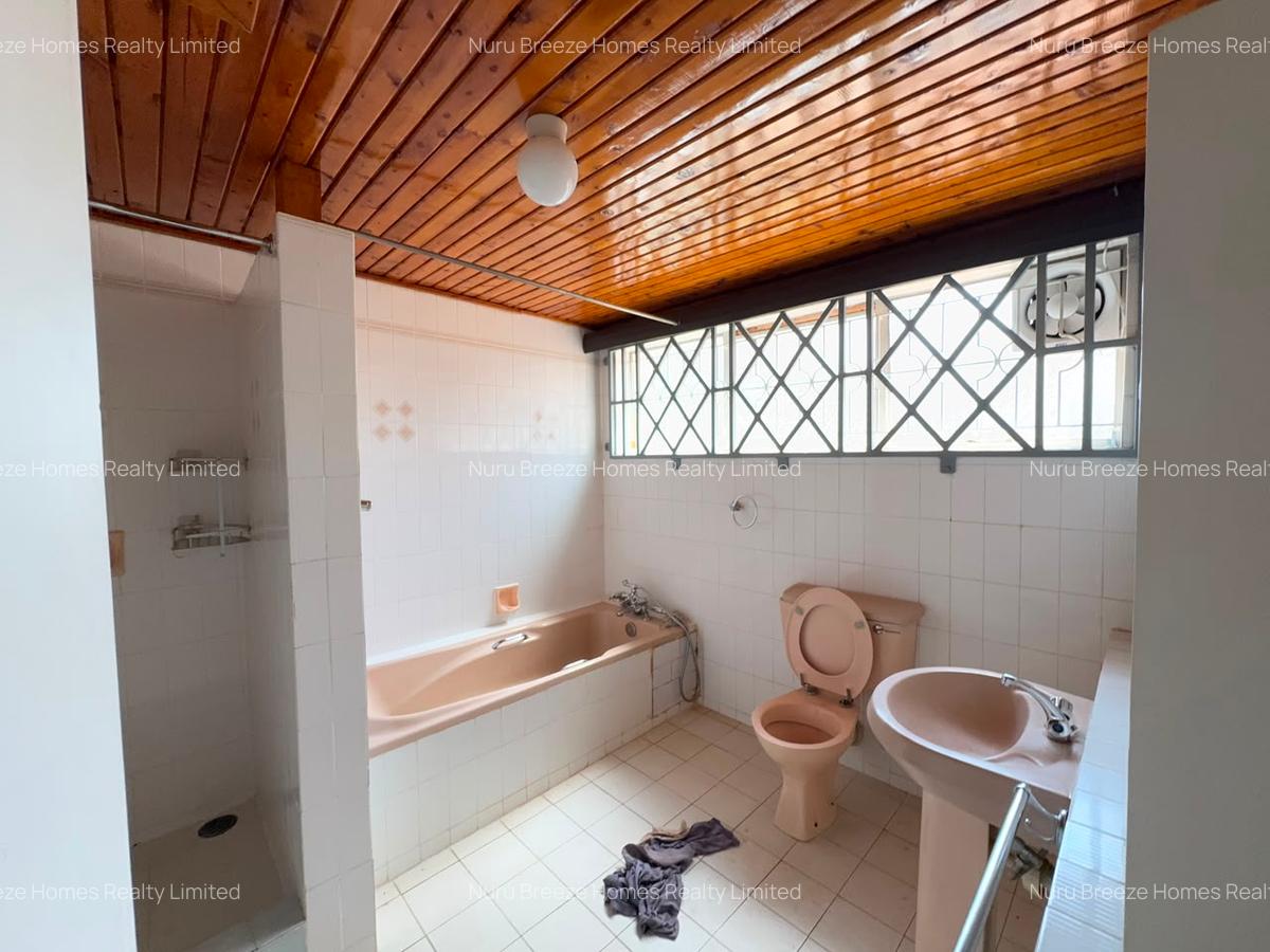 5 Bed House with En Suite in Gigiri - 11